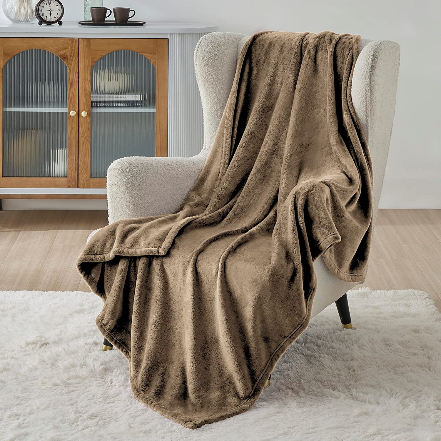 Plain Polyester Fleece Blanket with Suede Texture - 200cm x 140cm