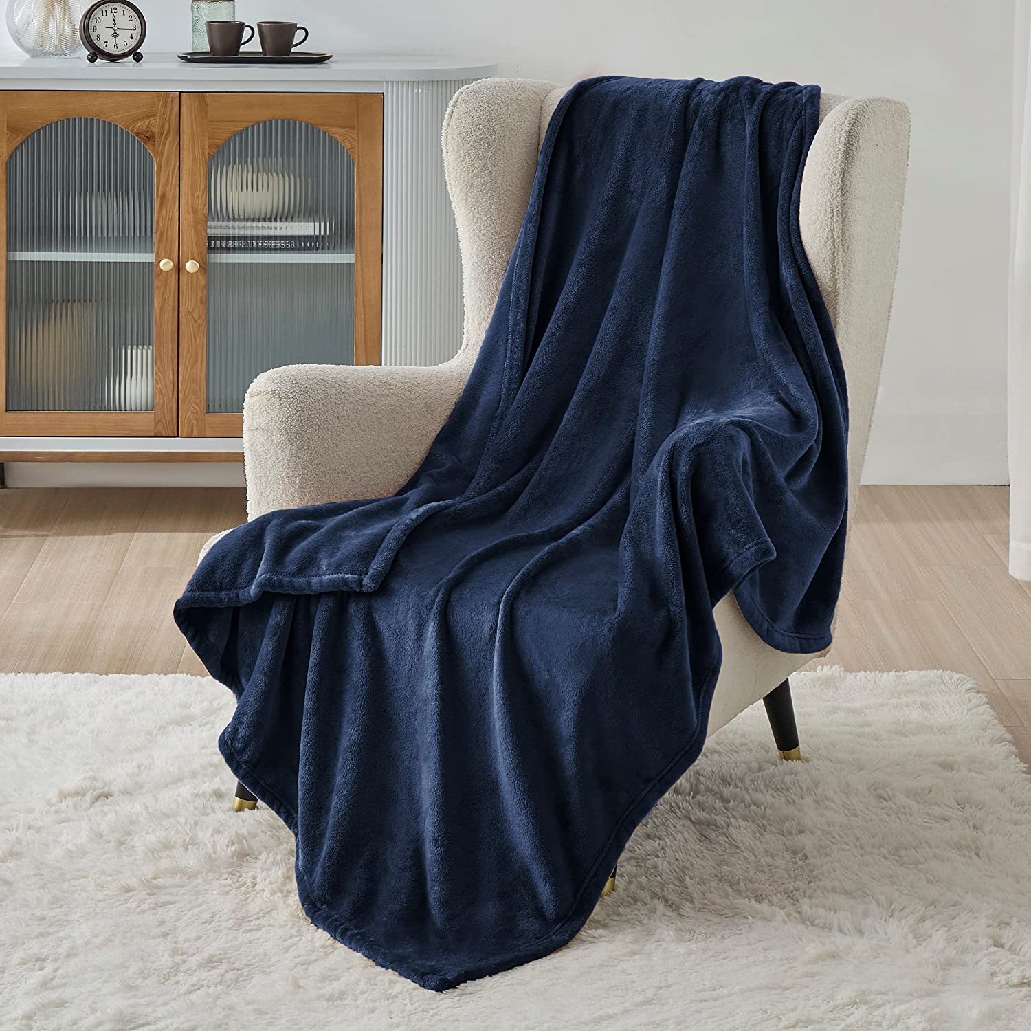 Plain Polyester Fleece Blanket with Suede Texture - 200cm x 140cm