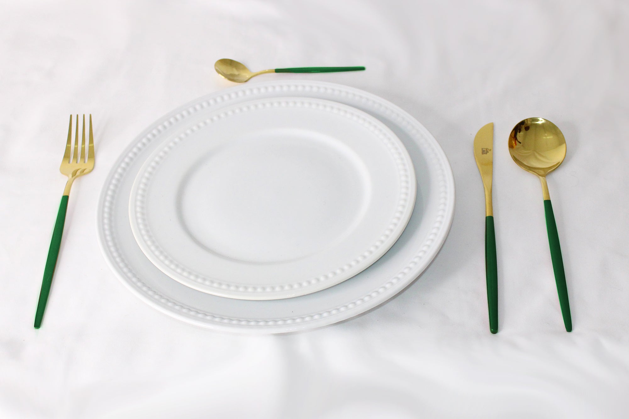 LMA 24 Piece Two-Tone Flatware Set In Elegant Noir Gift Box
