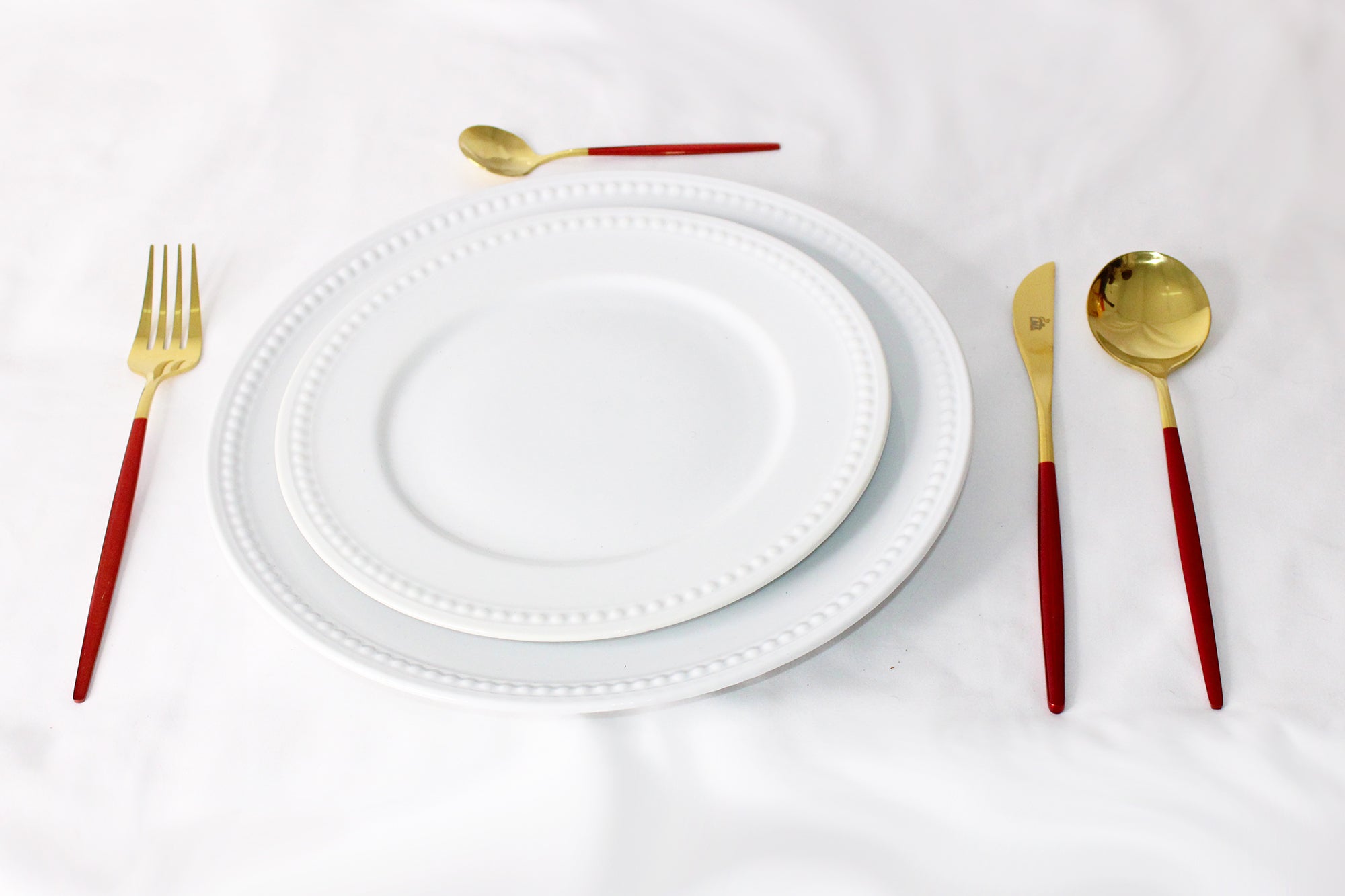 LMA 24 Piece Two-Tone Flatware Set In Elegant Noir Gift Box